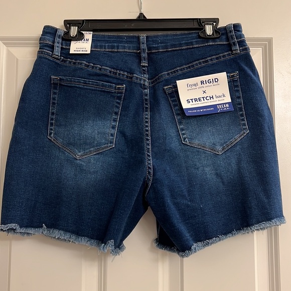 YMI ladies jean shorts - Picture 4 of 8